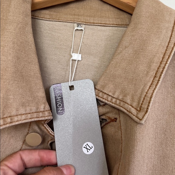 Men’s Fall / Spring Jacket stretches - Picture 4 of 10